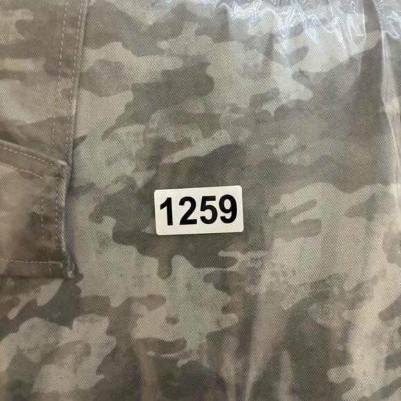 NWT SPANX Stretch Twill Camo Cargo Joggers Women’s Size Large - Picture 12 of 12